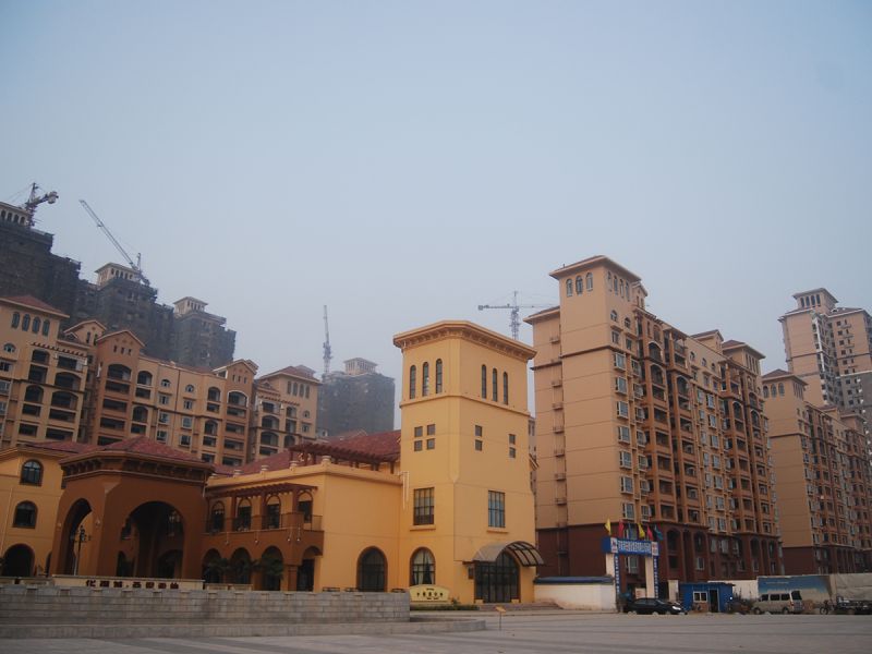 華強城一期二標(biāo)段工程（2010年省文明工地、省“結(jié)構(gòu)中州杯”工程）